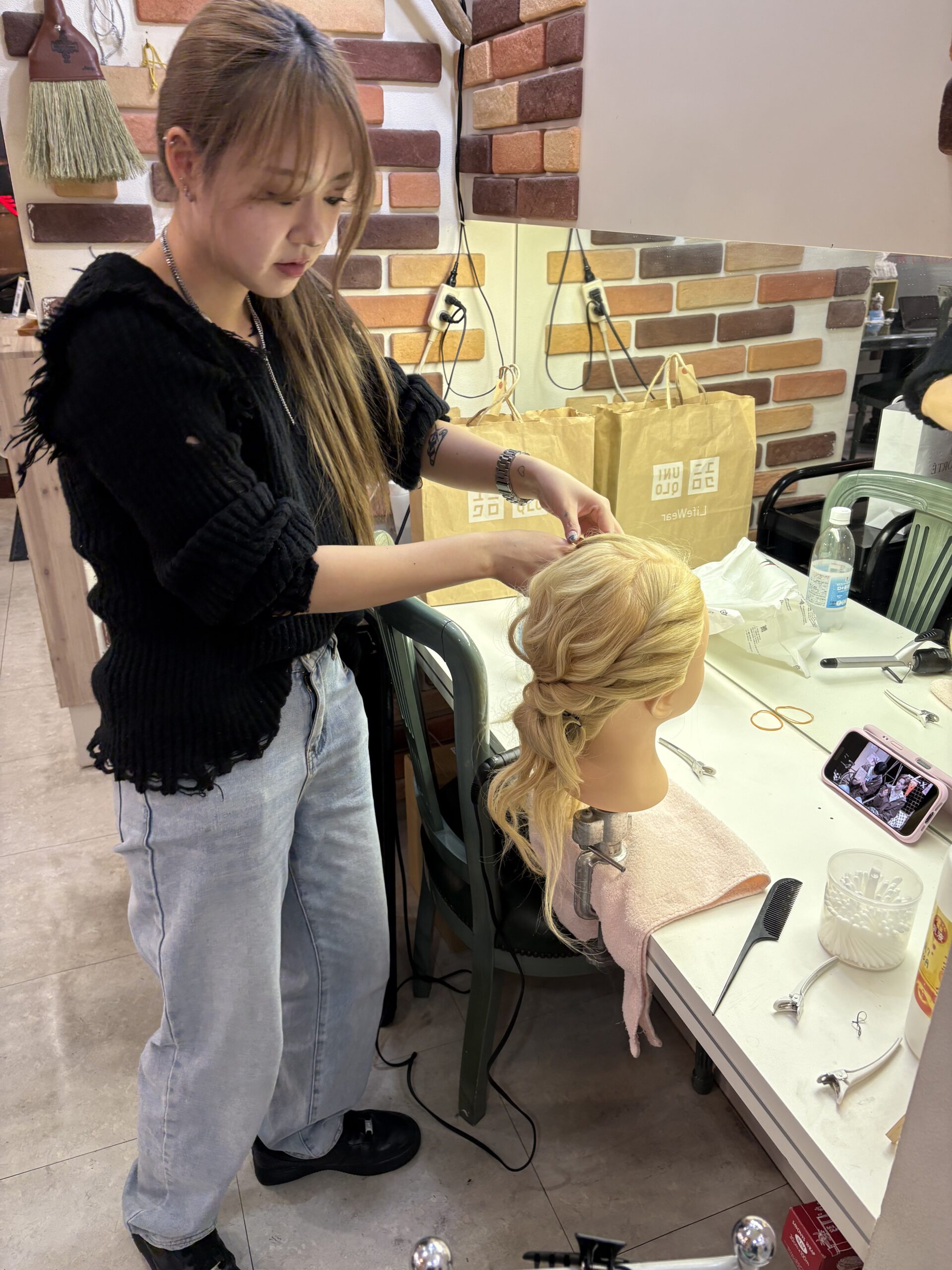 二十歳の集い前日🌸プロが大切にする着物準備とヘアセット事前練習の舞台裏｜美容室COSMOS