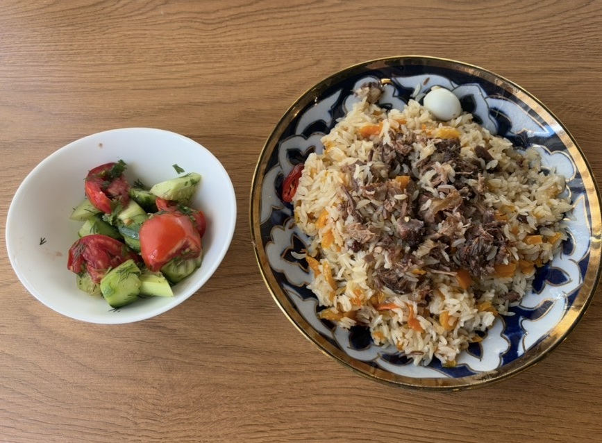 ウズベキスタンの伝統料理プロフ
